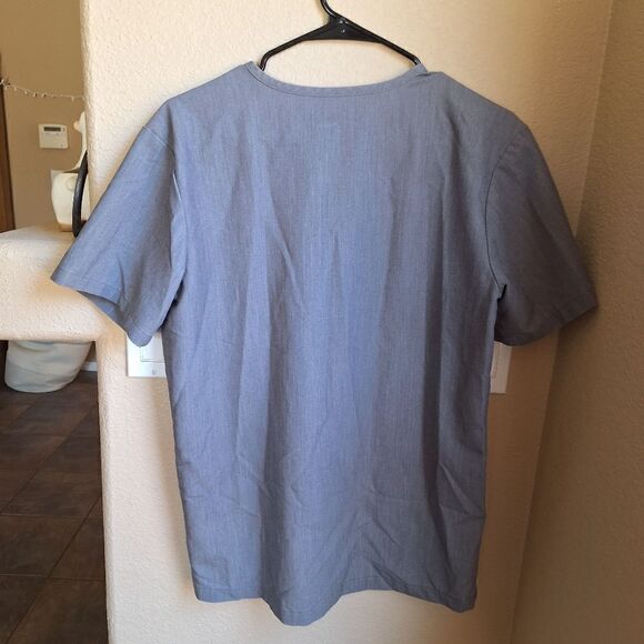 Figs Leon Three-Pocket Scrub Top Graphite XS - Picture 4 of 5